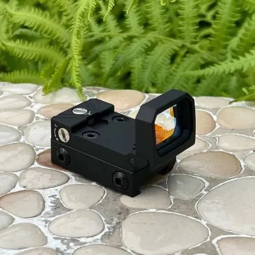 Tactical Red Dot Sight with Flip-Up Reflex – Lightweight, Durable, 20mm Mount